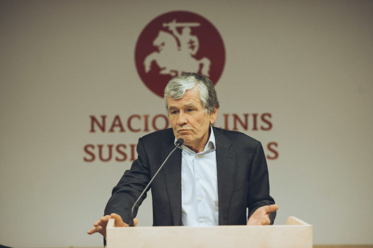 Vytautas Daujotis. „Klaiki žmonijos utopija virsta realybe“