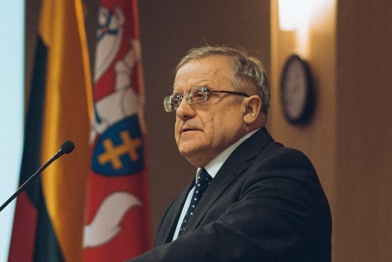 Vytautas Radžvilas. Ir vis tik tai paktas