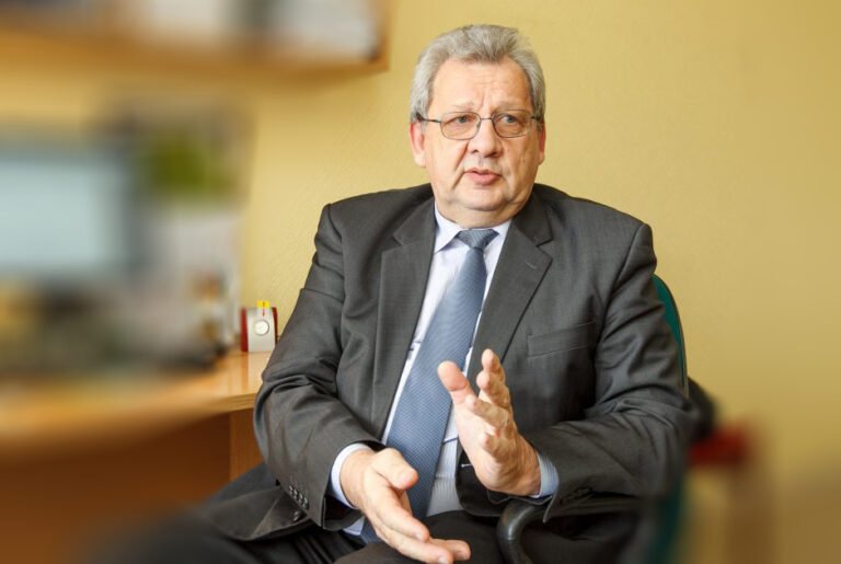Romualdas Žekas. Valstybės saulėlydis