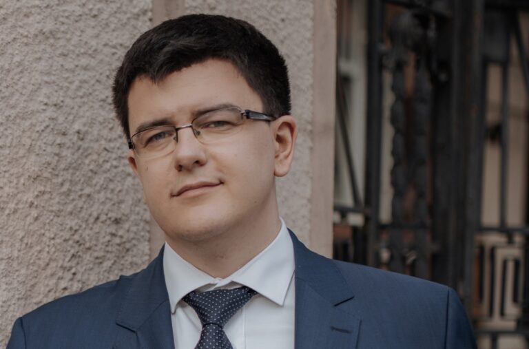 Vytautas Sinica. Valdantieji pripažins dviejų vyrų „šeimas“?