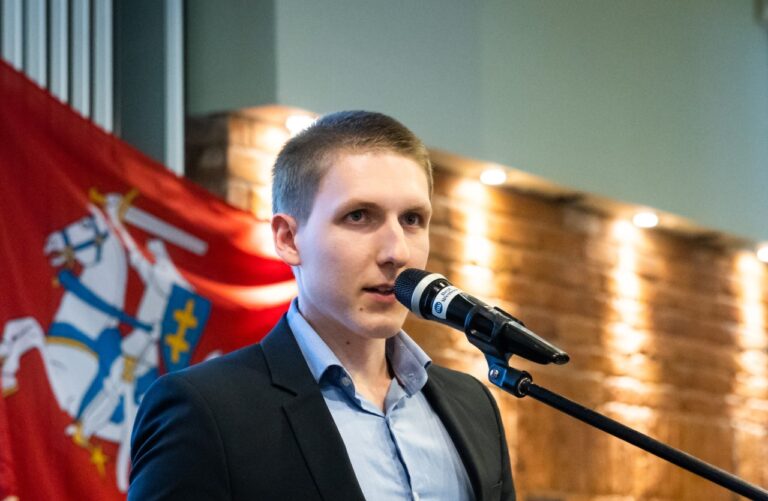 Marius Parčiauskas. „Žemės drebėjimas“ istorinės atminties srityje ir kvietimas nebijoti