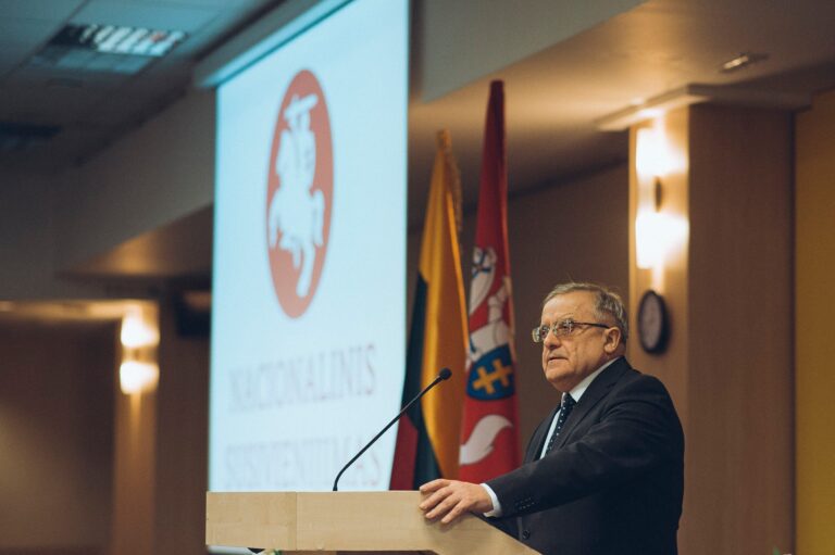 Vytautas Radžvilas. „Rusija vis dar buvo suvokiama kaip gerovės šaltinis“ (II)