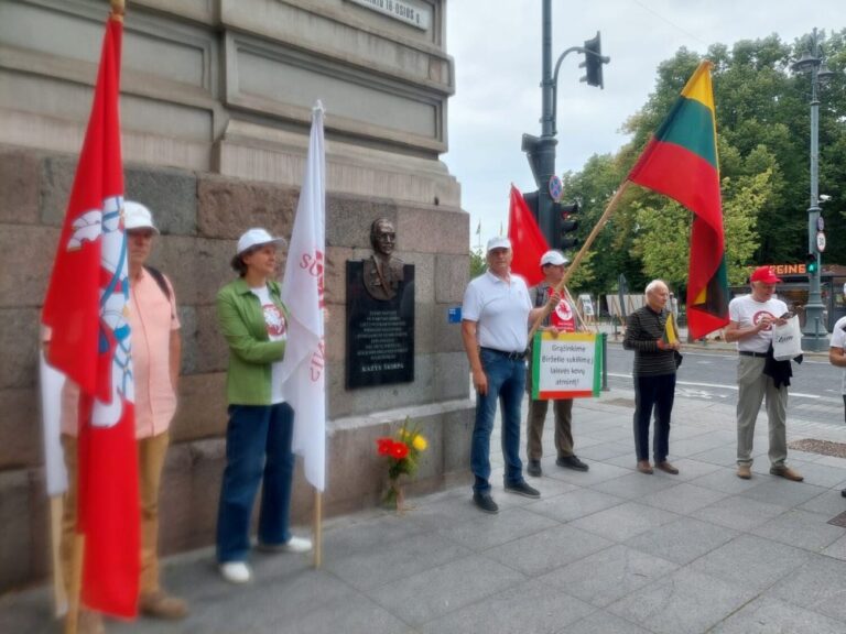 Erikas Černauskas. K. Škirpos atminimo lenta primena: lietuviai nebus vergų tauta!